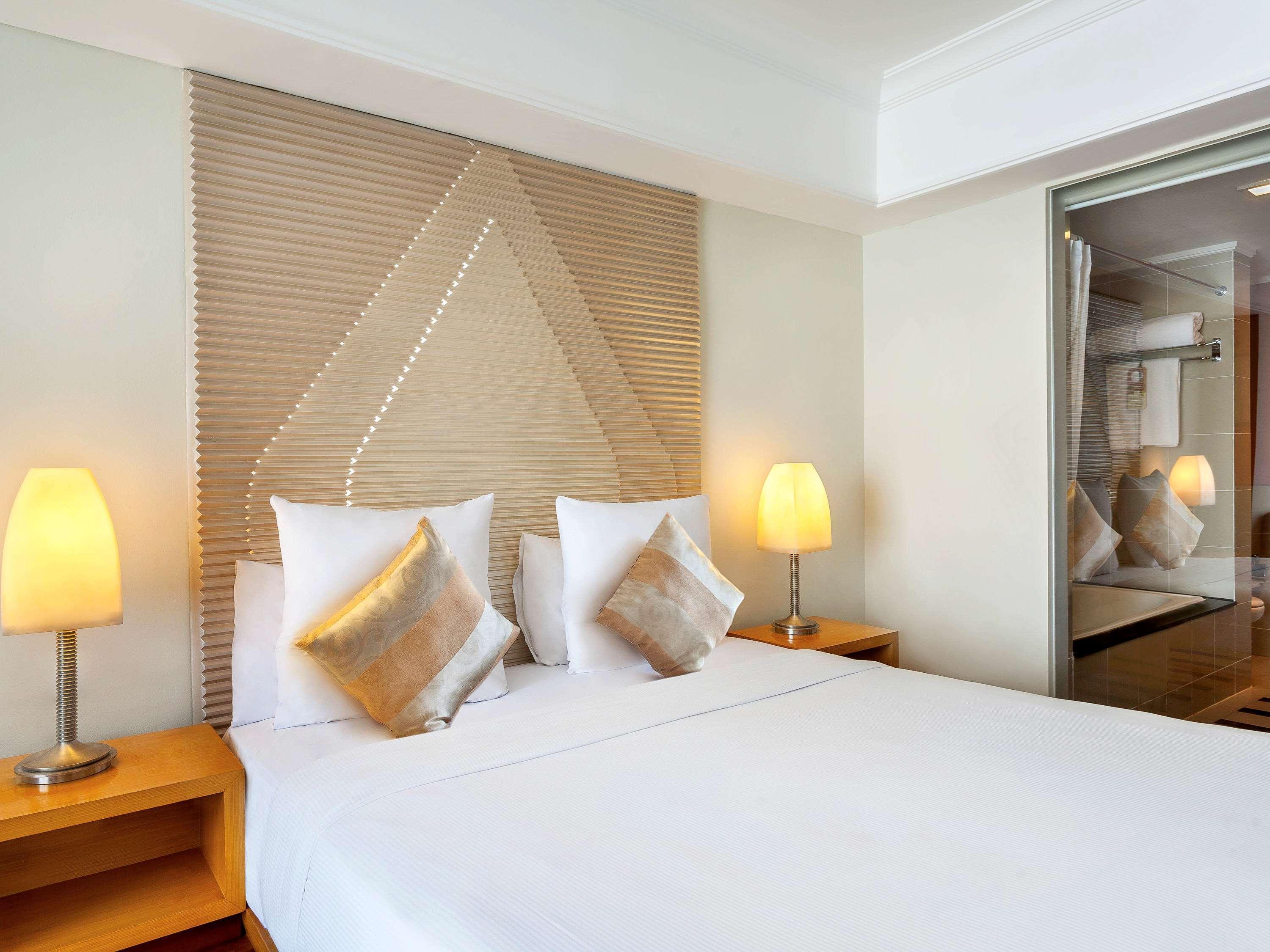 Novotel Semarang Exterior foto