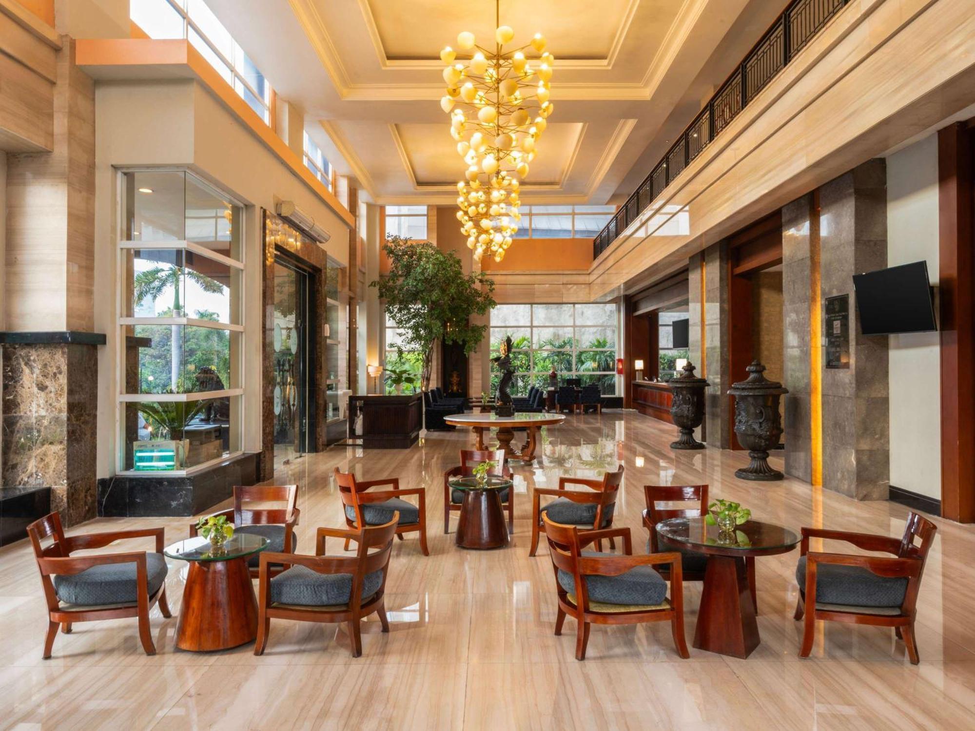 Novotel Semarang Exterior foto