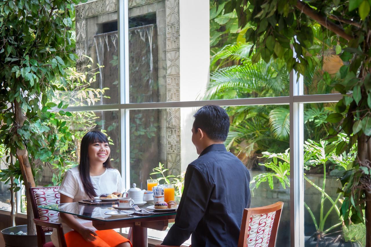 Novotel Semarang Exterior foto
